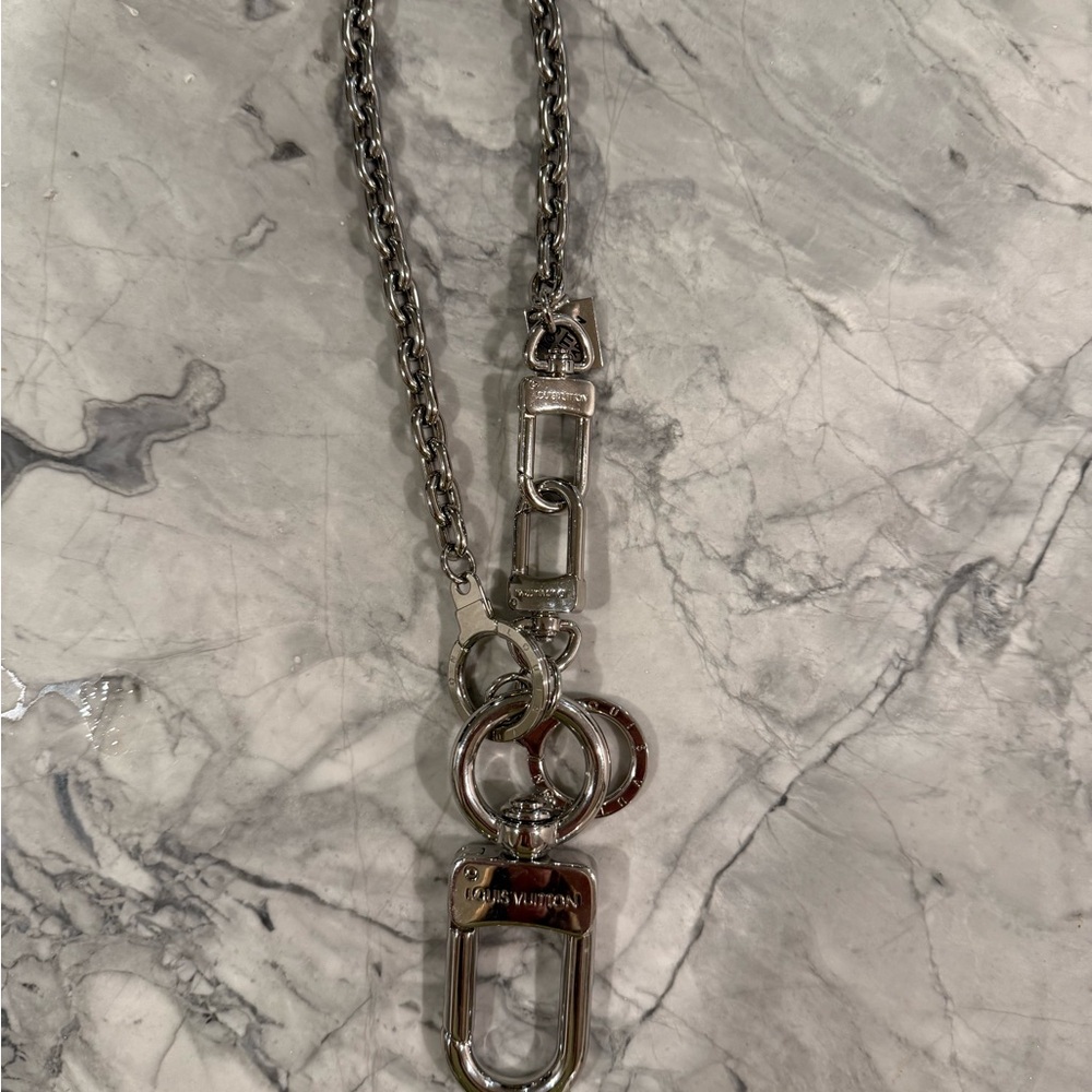 Necklace/pocket book accessory